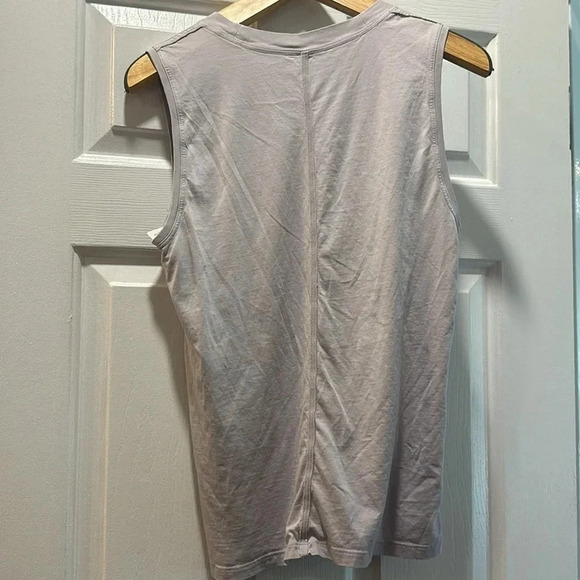 Lululemon Athletica women’s All Yours tank top in Faint Lavender size 4 EUC - Picture 4 of 4